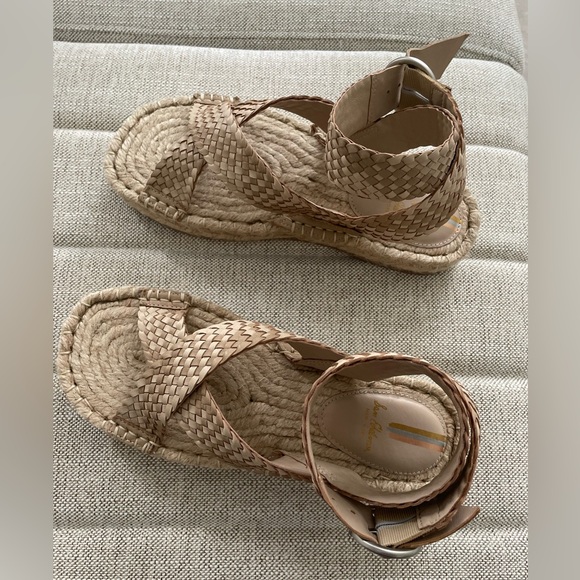 New!Sam Edelman Braided strappy Leather Sandals - Picture 1 of 17